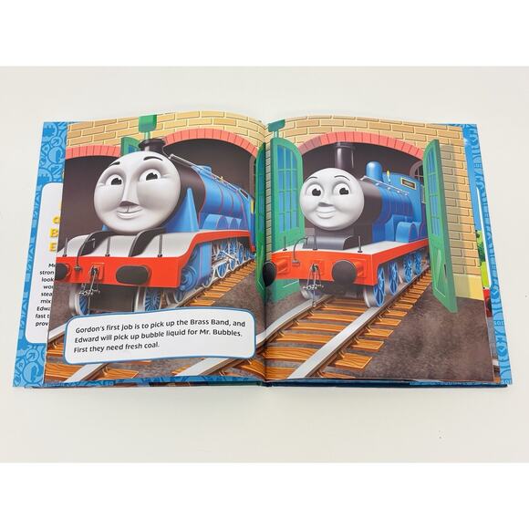 Thomas Wooden Railway Logan and the Big Blue Engines Book Pack CCX64 - Picture 10 of 16